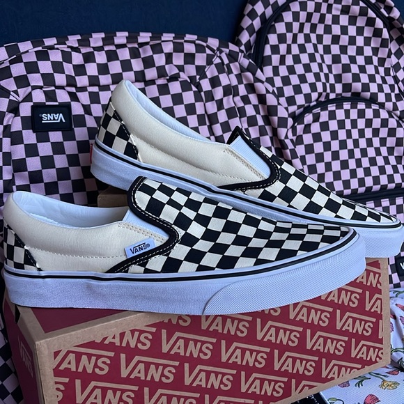 Vans WMNS Classic Slip-On
Biks.Whichckerboard/Wht
VN000EYEBWW
Sneakers - Picture 6 of 16